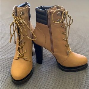 Jennifer Lopez Tan Boots